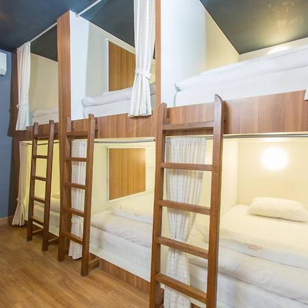 Give Me 5 Hostel Чиангмай Экстерьер фото