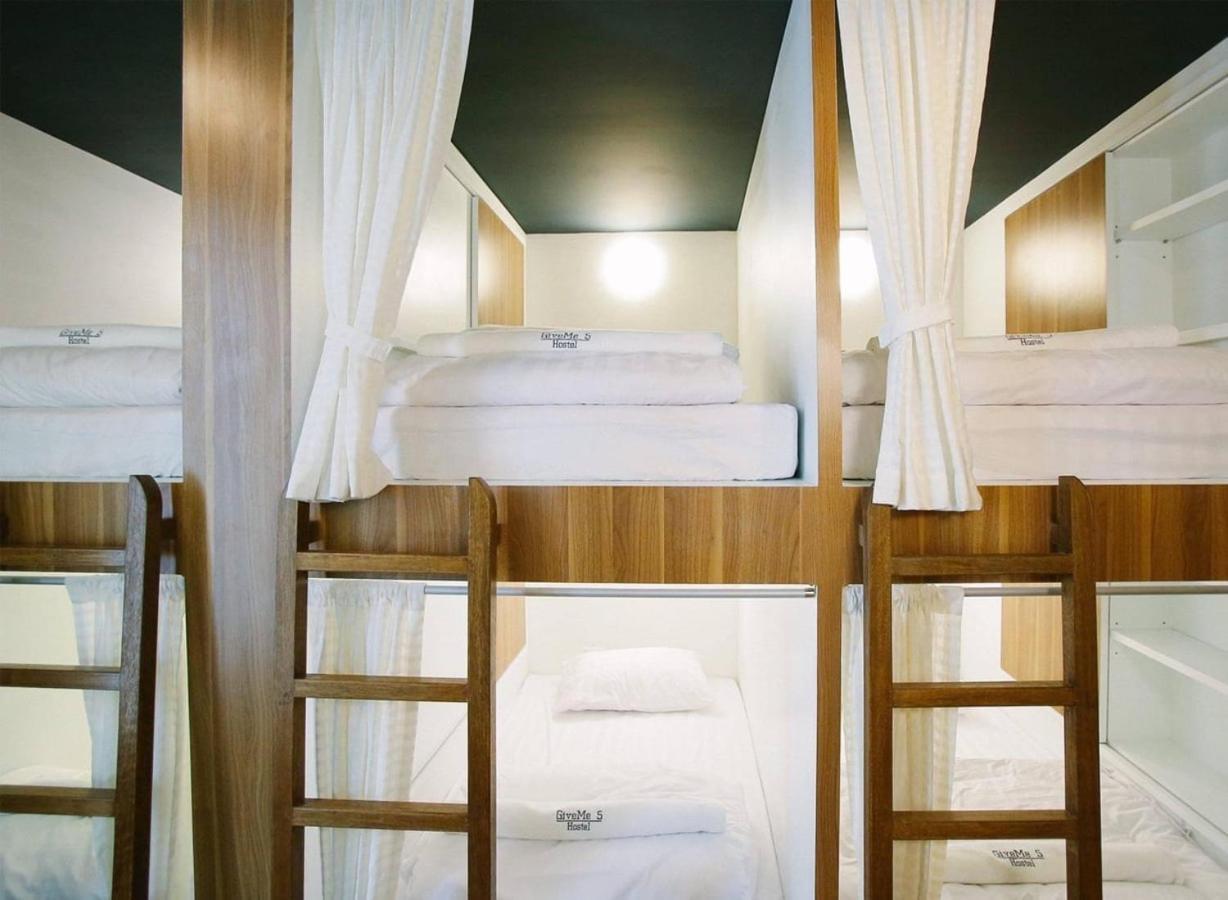 Give Me 5 Hostel Чиангмай Экстерьер фото