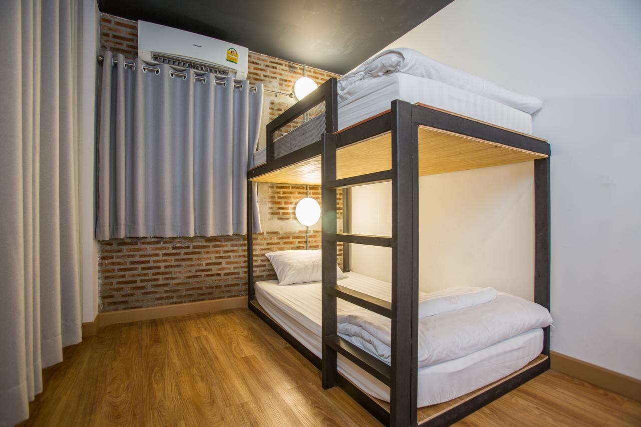 Give Me 5 Hostel Чиангмай Экстерьер фото